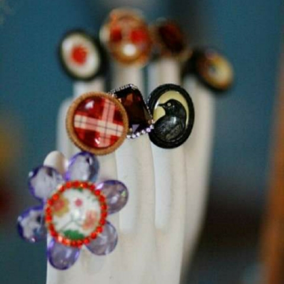 Pretty Lil' Punk! Red Plaid Resin Ring - Picture 4 of 8